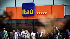 Itaú é condenado a pagar R$ 10 mil por desconto indevido em aposentadoria