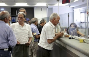 Fila do endividamento ganha cem mil idosos