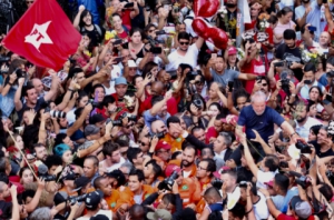 Juristas afirmam que Lula pode, sim, ser candidato à Presidência