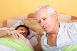 Remédio usado para dormir pode induzir quedas em idosos