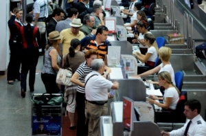 Idoso de baixa renda poderá ter isenção em voo