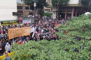 Em SP, 20 mil servidores decidem: greve contra reforma da Previdência continua