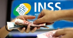 Aposentados do INSS começam a receber novo piso de R$ 1.100